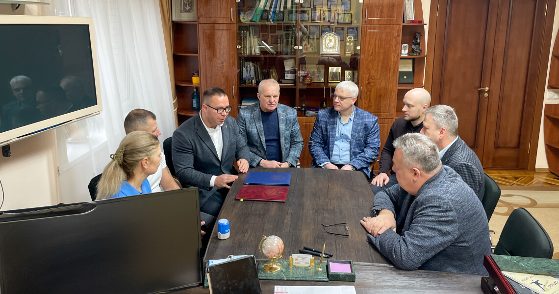 Підписаний Договір про співпрацю: встановлення ділових контактів / Cooperation Agreement Signed: Establishing Professional Partnership