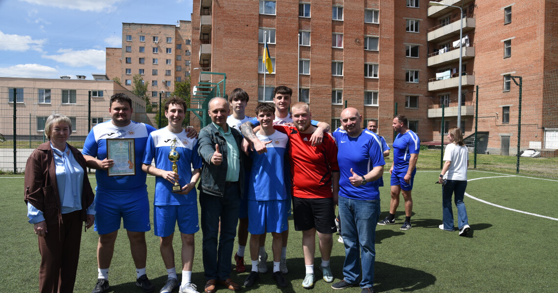 Кубок ректора ПДМУ: перемога викладачів у турнірі з мініфутболу / Rector’s Cup at PSMU: Faculty Team Wins Mini-Football Tournament