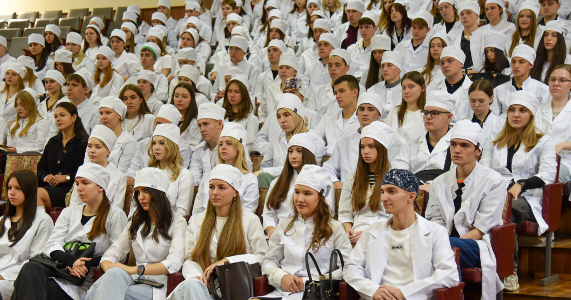 Знакова зустріч з першокурсниками: подробиці тут / A Landmark Meeting with First-Year Students: Details Here