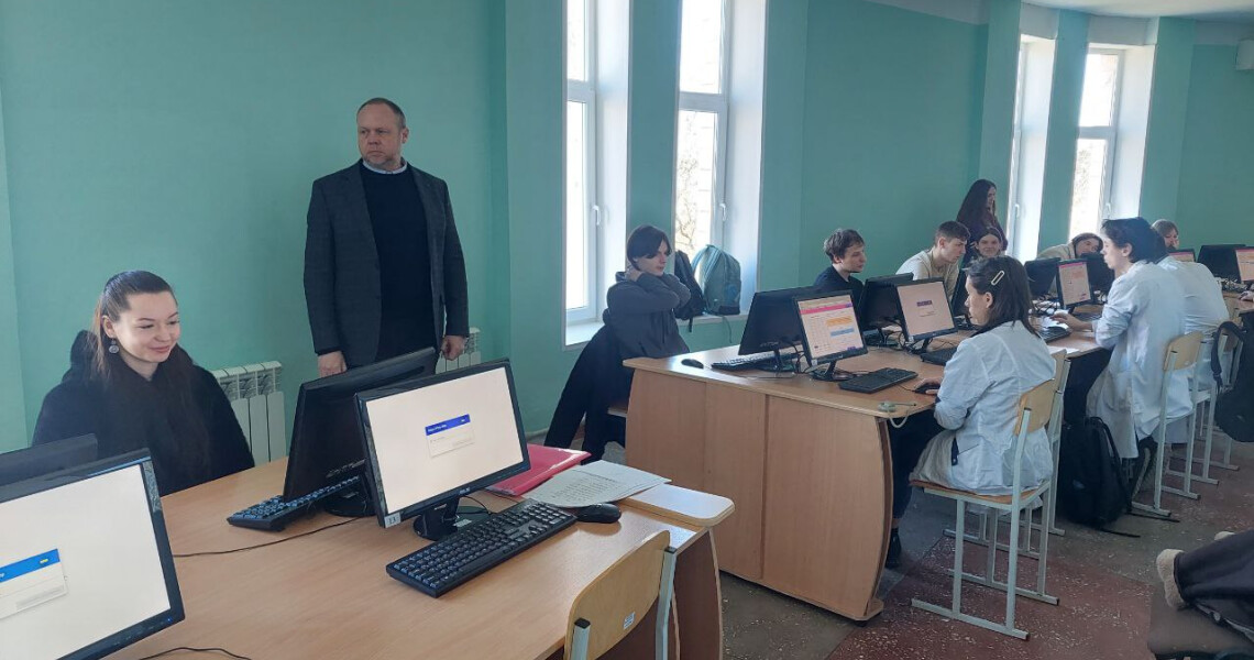 Студенти медичного факультету №1  ПДМУ готуються до складання КРОК 1 / PSMU Students of Medical Faculty No. 1 Prepare for the KROK 1 Exam