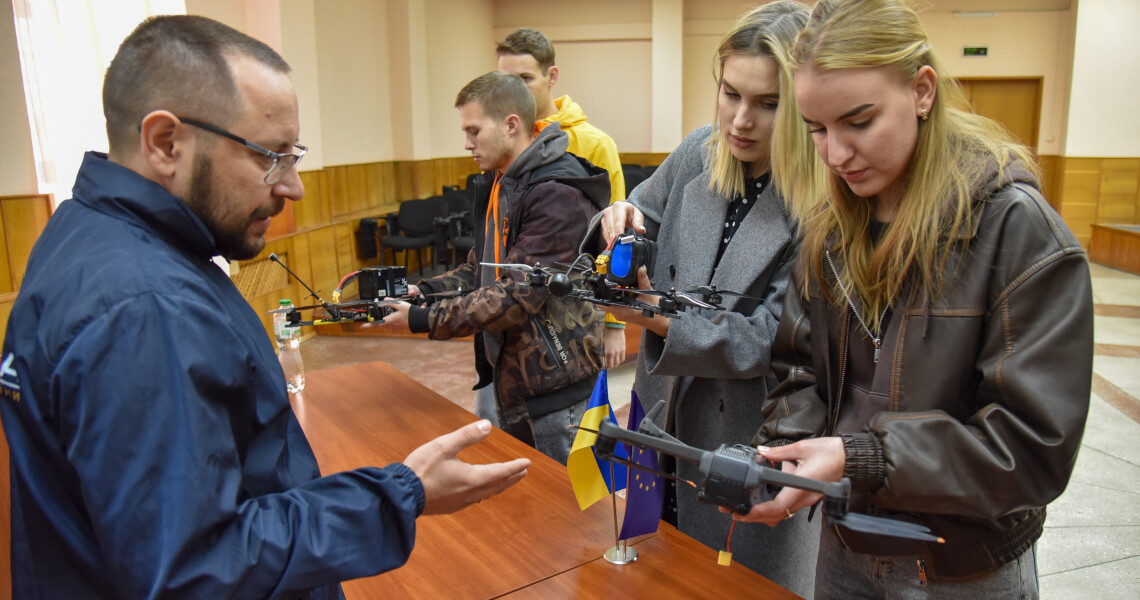 Дрони: від науки до війни — лекція для студентів ПДМУ / Drones: From Science to War — Lecture for PSMU Students