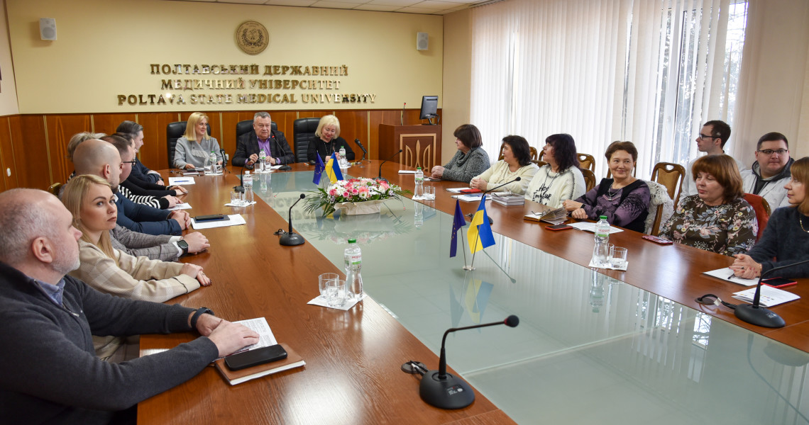 Велелюдне наукове зібрання лінгвістів, психологів, педагогів вищої школи у ЗВО ПДМУ: відкриття та перші враження