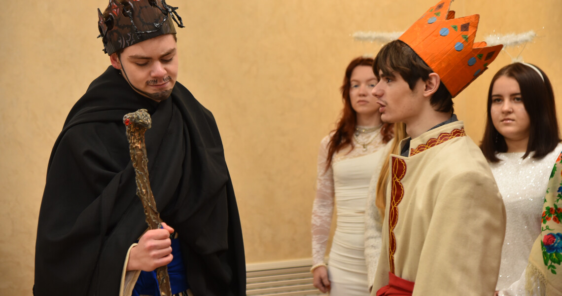 Різдвяний Вертеп від студентів ПДМУ: тепло свята для університету й лікарні / Christmas Nativity Play by PSMU Students: Bringing Holiday Warmth to the University and Hospital