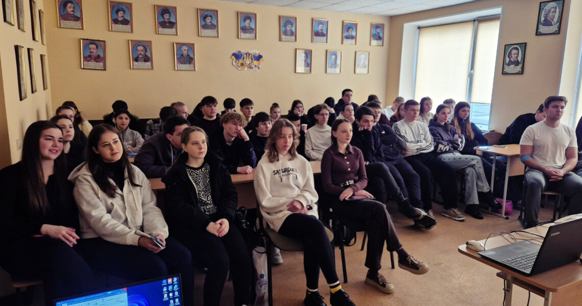 Подорож у світ українських традицій: у ПДМУ відзначили Міжнародний день пам’яток і визначних місць
