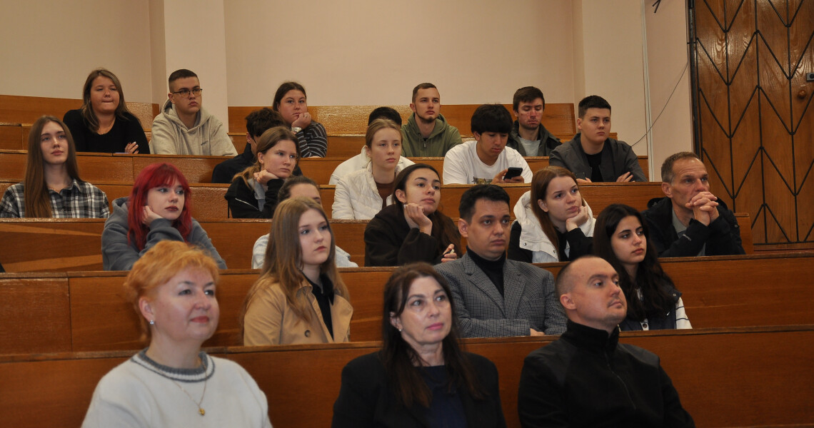 Здобувачі освіти ПДМУ зустрілися з бойовими медиками Третього армійського корпусу / PSMU Students Meet Combat Medics of the Third Army Corps