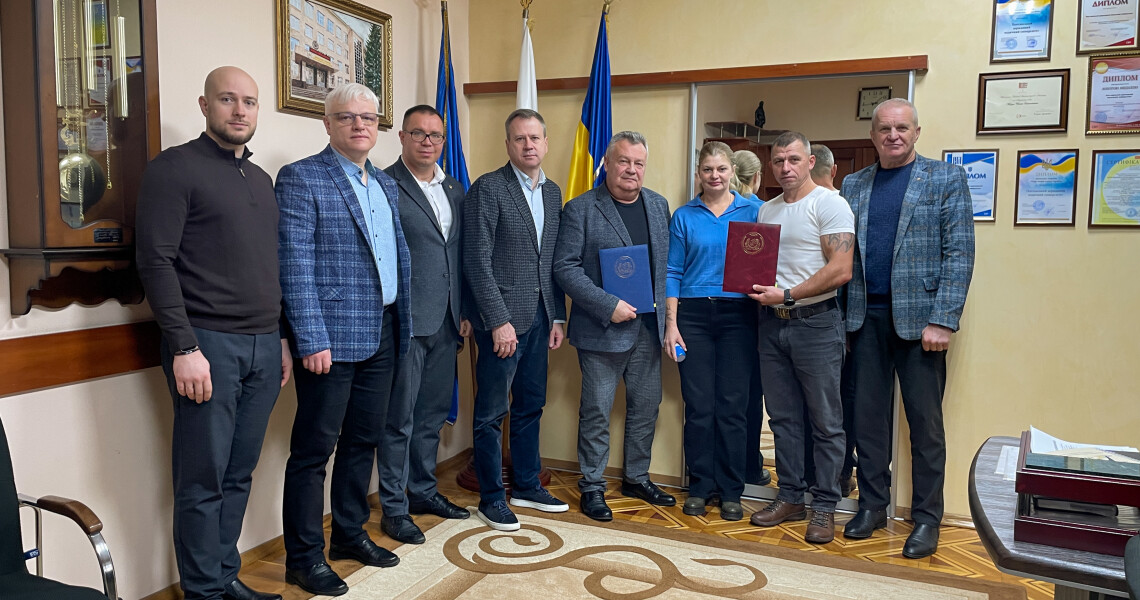 Підписаний Договір про співпрацю: встановлення ділових контактів / Cooperation Agreement Signed: Establishing Professional Partnership