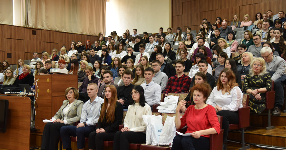 Торжество перших студентських кроків входження у велику науку: університет пишається