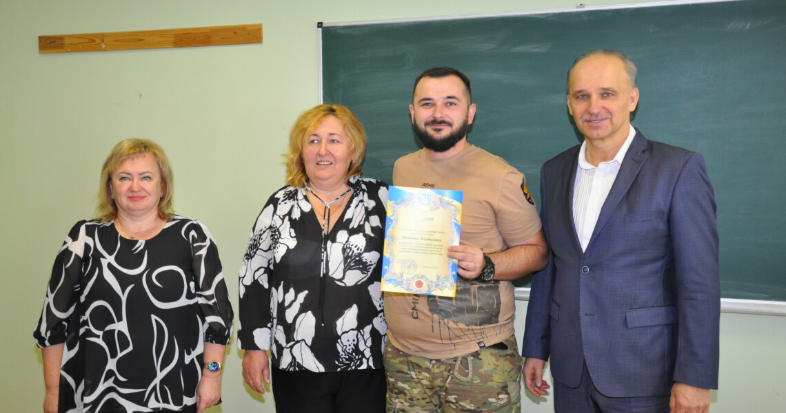 Подвиг, що рятує життя: у ПДМУ вшанували здобувачів-парамедиків до Дня захисників і захисниць України