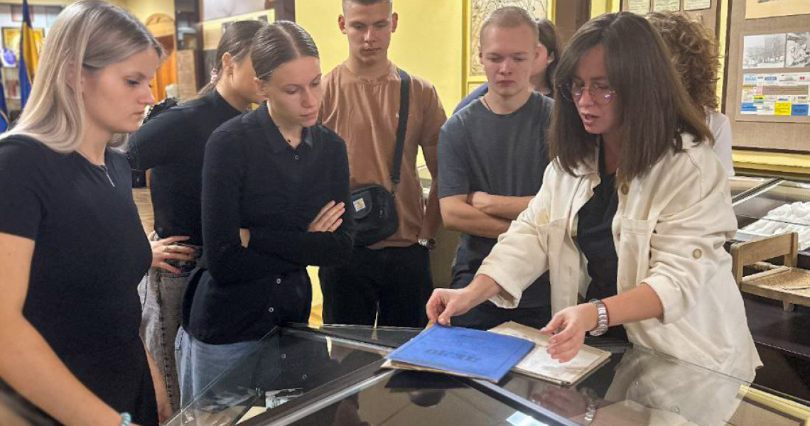 Першокурсники знайомляться з історією Університету / First-Year Students Get Acquainted with the History of the University