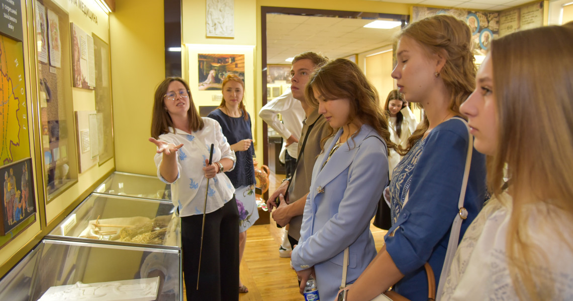 Екскурсія до народного музею історії ПДМУ: враження / Guided tour to the National Museum of History of PSMU: Impressions