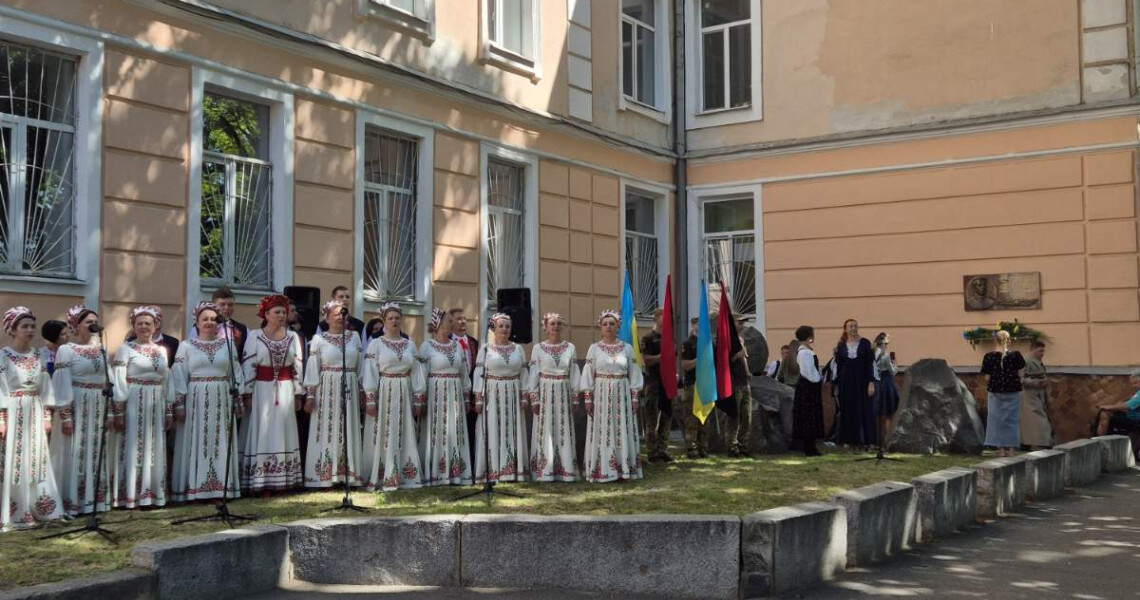 «Наша сила в єдності»: першокурсники ПДМУ вшанували пам’ять Симона Петлюри / “Our Strength Lies in Unity”: First-Year Students of PSMU Honored the Memory of Symon Petliura