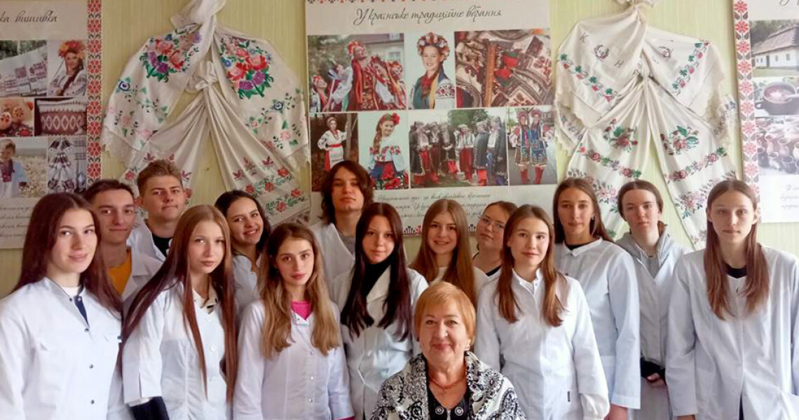Разом із куратором / Together with the curator