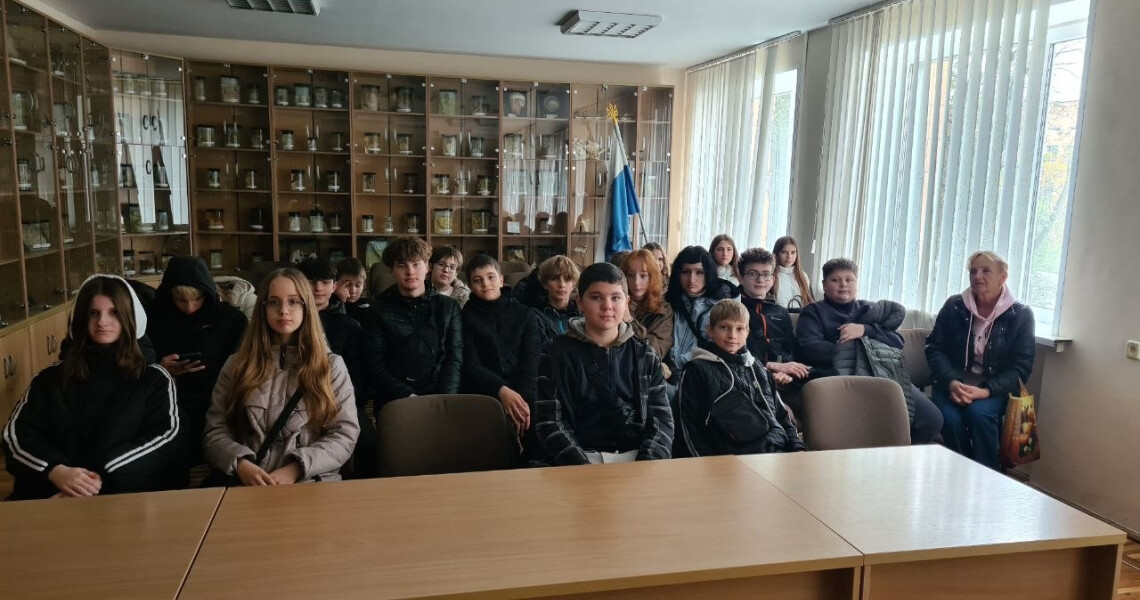 Профорієнтаційна робота ПДМУ: школярі знайомилися з університетом та його кафедрами / PSMU Career Guidance Activities: School Students Explore the University and Its Departments