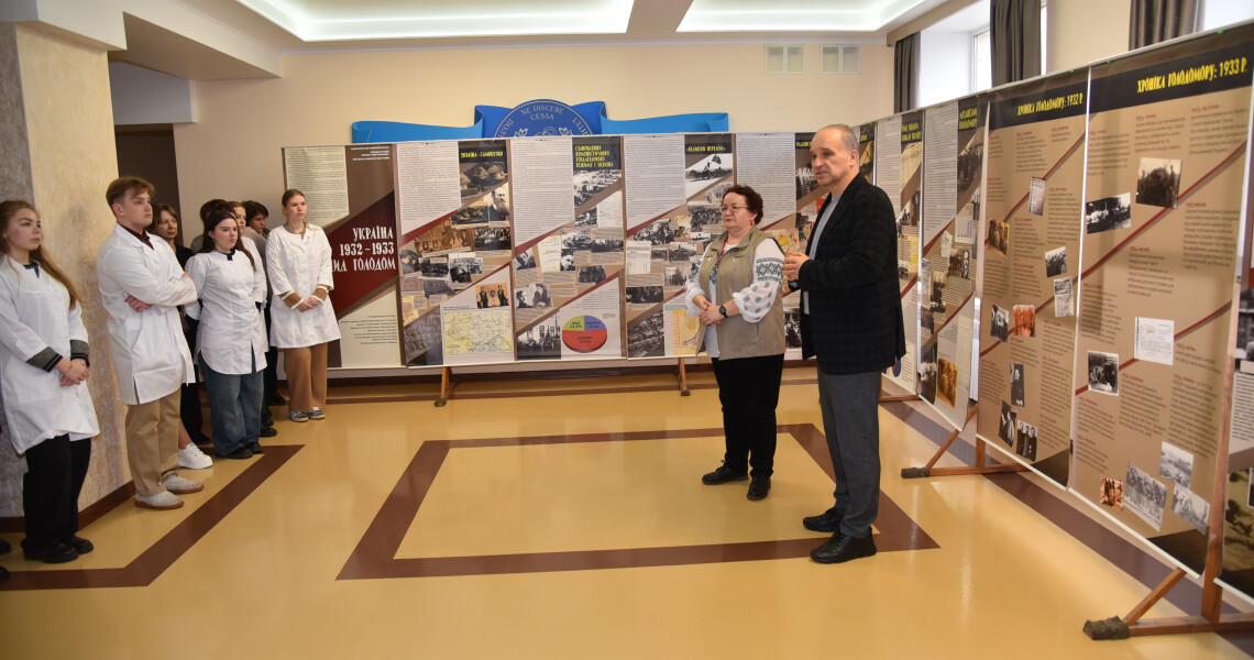 «Україна 1932–1933. Геноцид голодом»: у ПДМУ відкрилася виставка, присвячена пам’яті жертв Голодомору