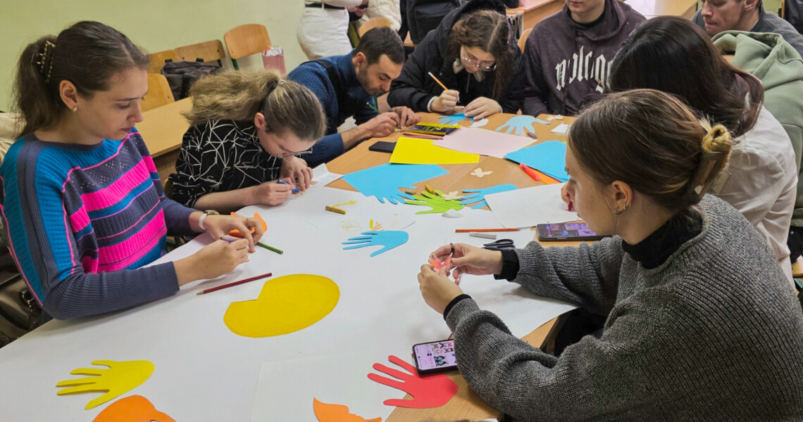 Роби добро щодня і ти побачиш як світ навколо розквітає! / Do good every day and you will see the world around you blossom!