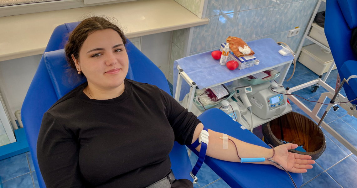 По краплині для життя»: волонтери ВЗ «Єдність» долучилися до донорської акції в ПДМУ