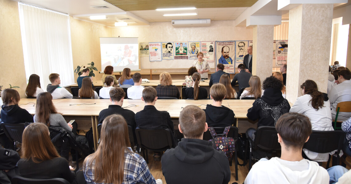 У ПДМУ відкрили виставку вишивки Зої Коваленко до Дня пам’яті Тараса Шевченка