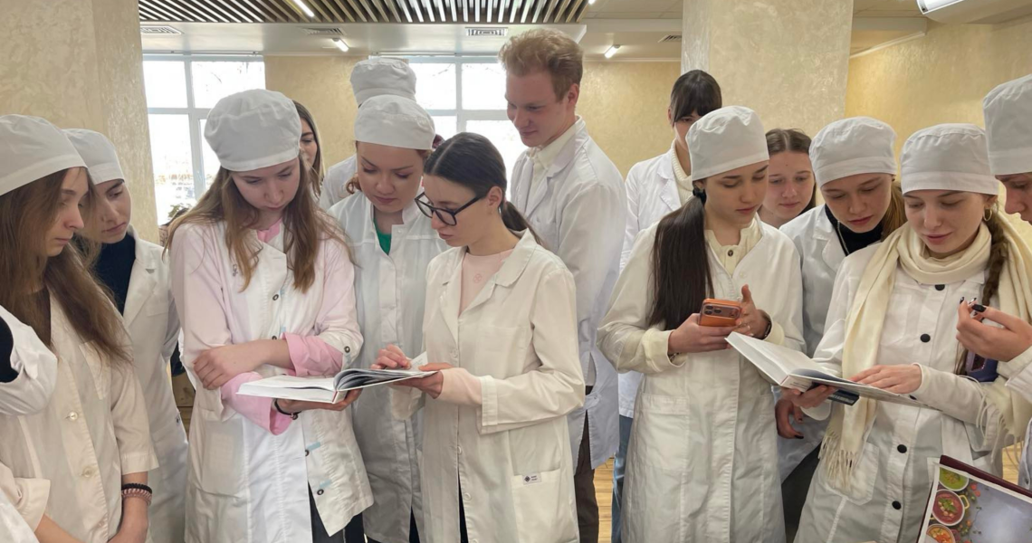 До Всесвітнього дня здоров’я: у ПДМУ презентували книжкову виставку та обговорили складові здорового способу життя