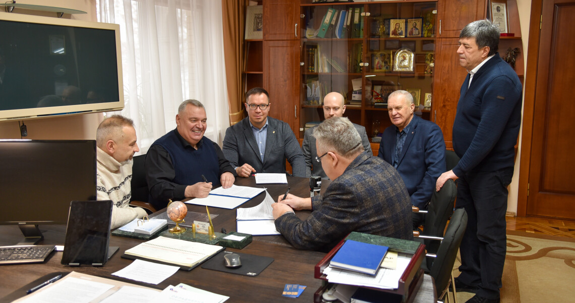 ПДМУ посилює практичну підготовку майбутніх лікарів: підписано меморандум із ТОВ «Ортопед»