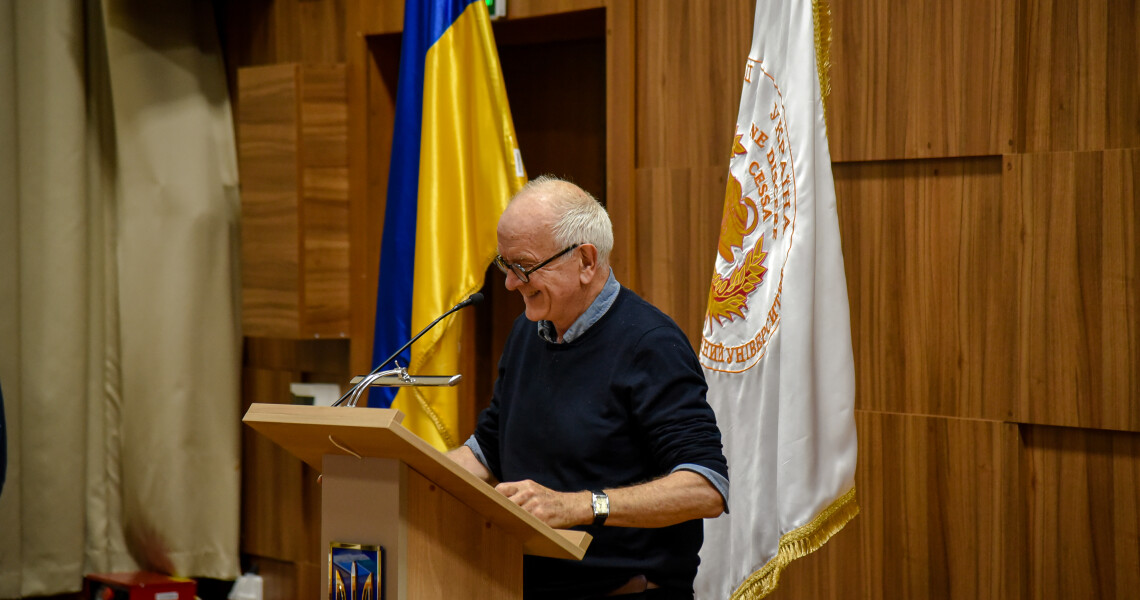 «Найскладніше в медицині — залишатися людиною»: лекція британського нейрохірурга Генрі Марша у ПДМУ