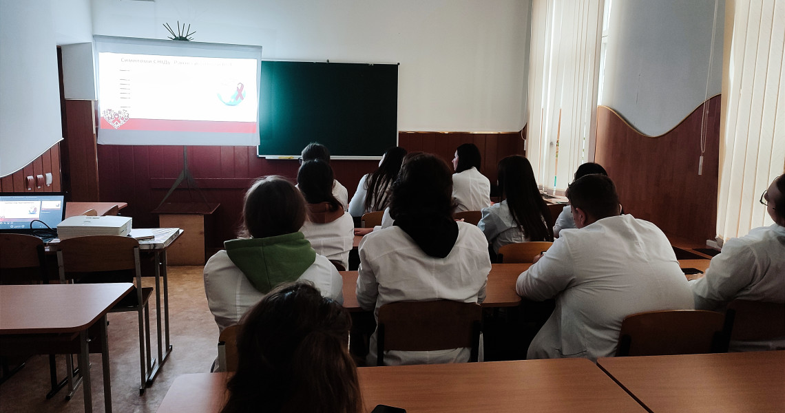 Обговорюємо проблеми на медичному рівні / Discussing Issues at the Medical Level