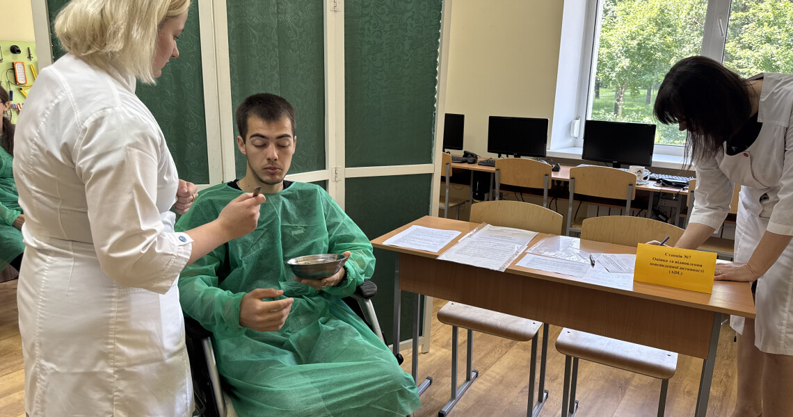 Перші випускники освітньо-професійної програми «Фізична терапія, ерготерапія» успішно склали практично орієнтований іспит