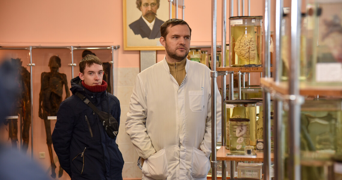 Школярі Полтави відкривають для себе медичну науку: профорієнтаційний захід у ПДМУ / Poltava Schoolchildren Discover Medical Science: Career Guidance Event at PSMU