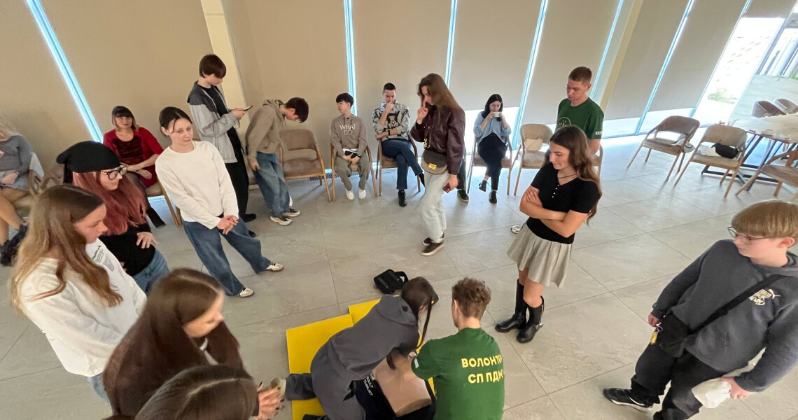 Знання, що рятують життя: волонтери «Almino» СП ПДМУ провели тренінг із домедичної допомоги для школярів