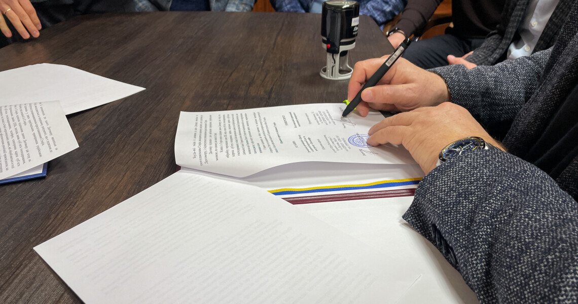Підписаний Договір про співпрацю: встановлення ділових контактів / Cooperation Agreement Signed: Establishing Professional Partnership