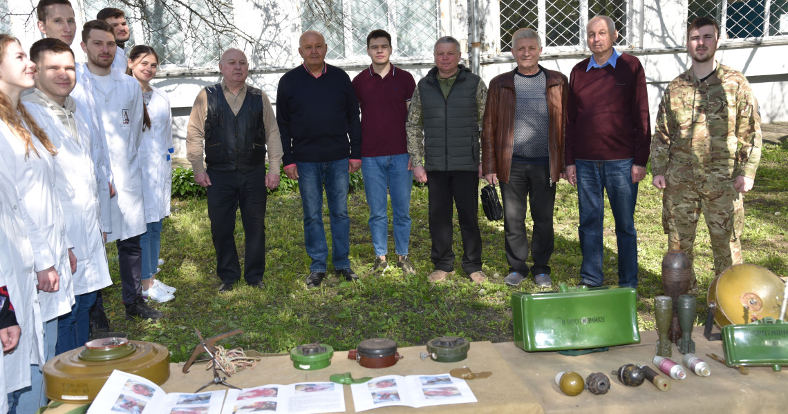 Майбутні офіцери запасу медичної служби на завершальному етапі навчання