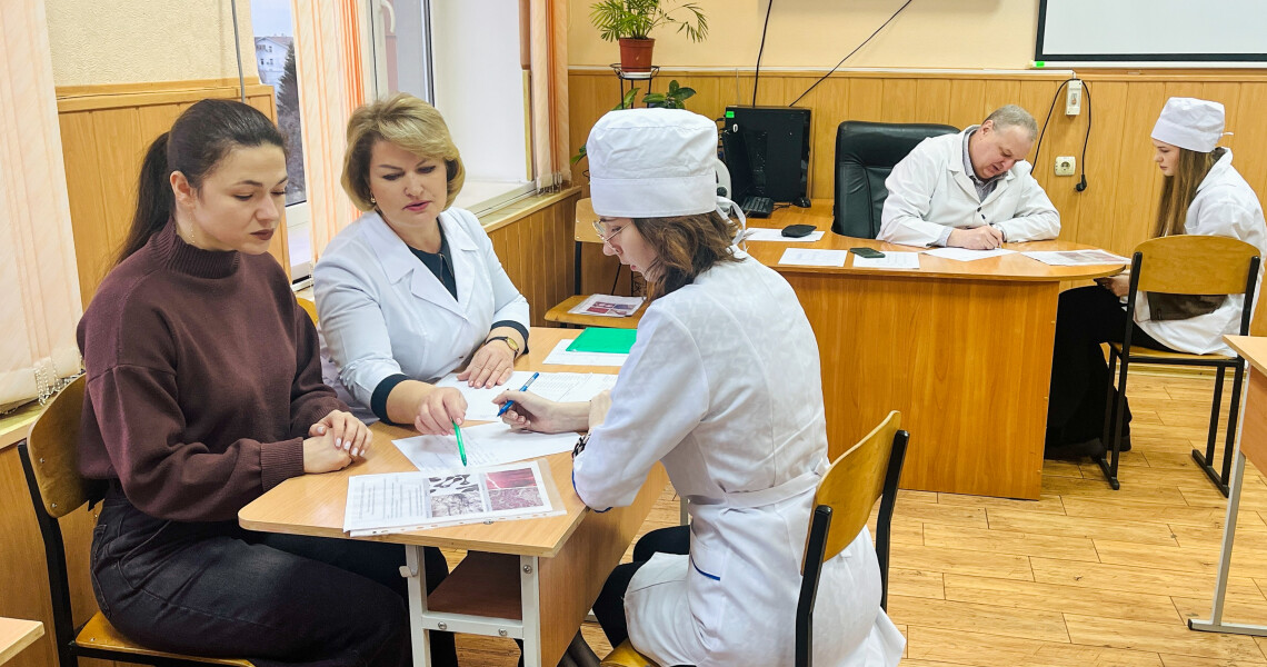 Старт екзаменів: першими складають студенти ОПП «Стоматологія СНТН» / Exams Begin: Students of the “Dentistry SNTS” Program Are the First to Sit Their Exams