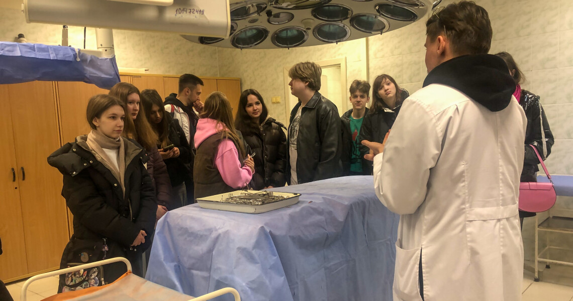 У ПДМУ на шляху до медицини: профорієнтаційна екскурсія для школярів / At PSMU on the Path to Medicine: Career Guidance Tour for School Students