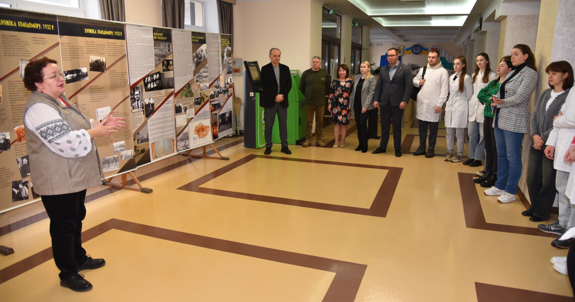 «Україна 1932–1933. Геноцид голодом»: у ПДМУ відкрилася виставка, присвячена пам’яті жертв Голодомору