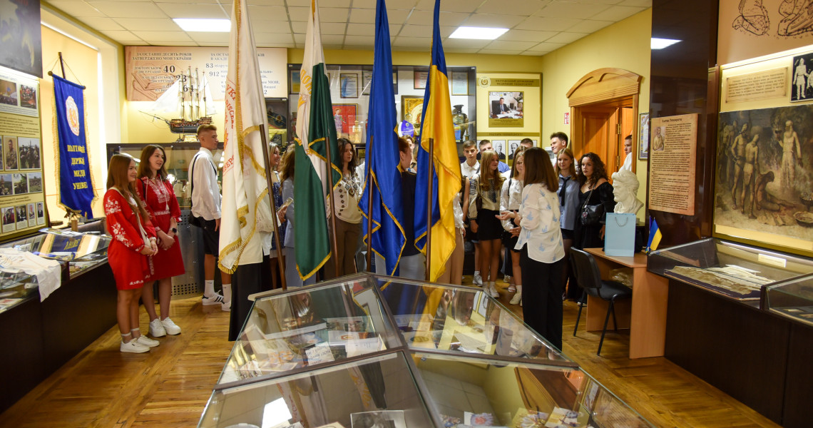 Екскурсія до народного музею історії ПДМУ: враження / Guided tour to the National Museum of History of PSMU: Impressions