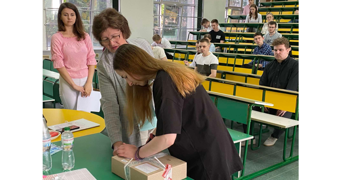 Стоматологічний факультет на зв'язку: студенти складають іспит