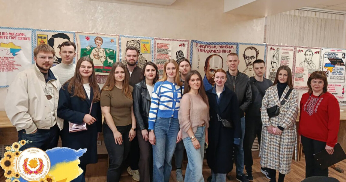 В університетській бібліотеці тривають інформаційно-просвітницькі заходи до 105-річчя ПДМУ