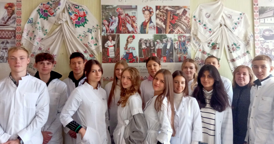 Разом із куратором / Together with the curator