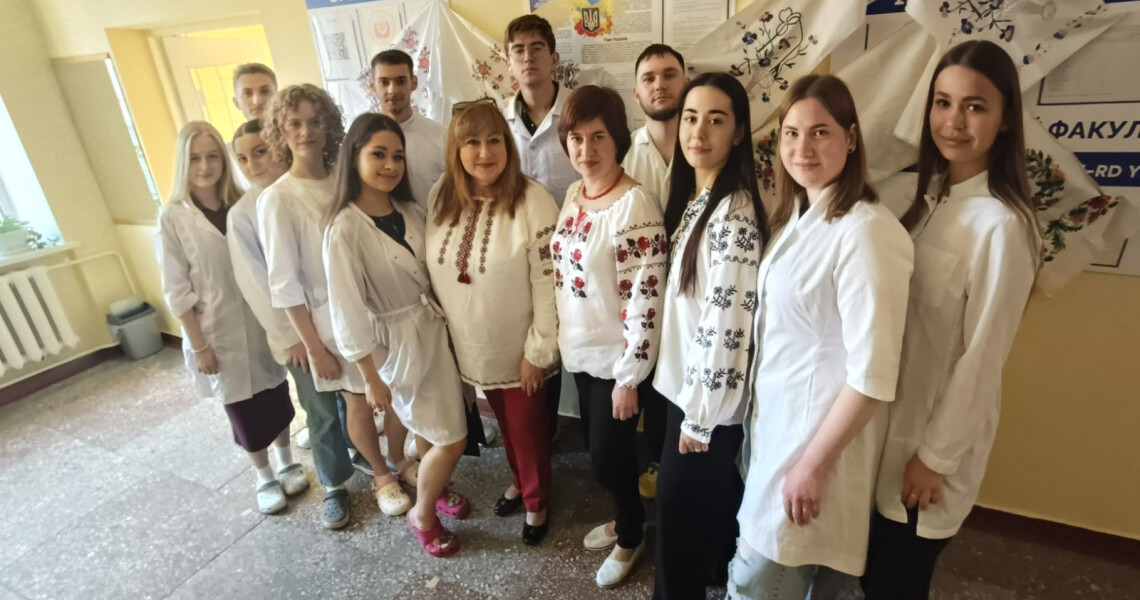«Одягни вишиванку»: кафедра внутрішньої медицини №3 з фтизіатрією долучилася до флешмобу / “Wear a Vyshyvanka”: Department of Internal Medicine No. 3 with Phthisiology Joins the Flash Mob