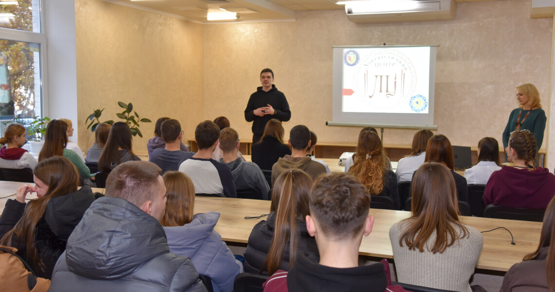 У ПДМУ обговорили шлях українського правопису, як духовної зброї / Ukrainian Orthography as a Spiritual Weapon: Discussion at PSMU