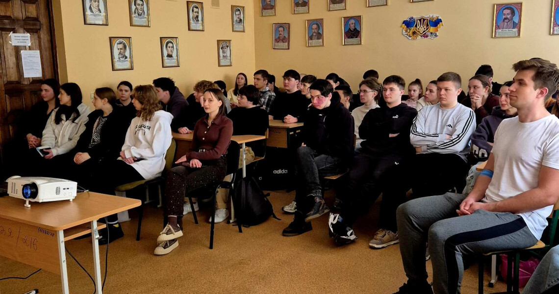 У ПДМУ провели просвітницькі та практичні заходи до Всесвітнього дня Землі / Educational and Practical Activities Held at PSMU on the Occasion of Earth Day