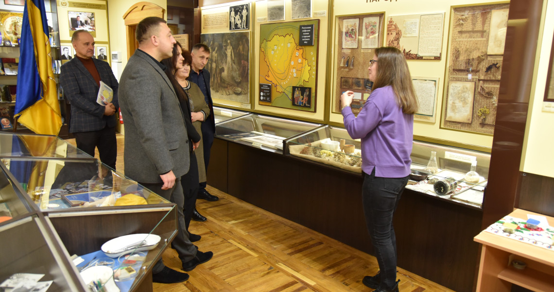 Шановані гості відвідали народний музей історії ПДМУ / Honored Guests Visit the PSMU National History Museum