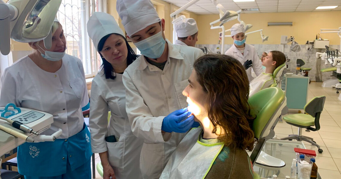 Готовність здобувачів міжнародного факультету та студентів-випускників із нормативним терміном навчання до ОС(К)І по ОК «Терапевтична стоматологія»