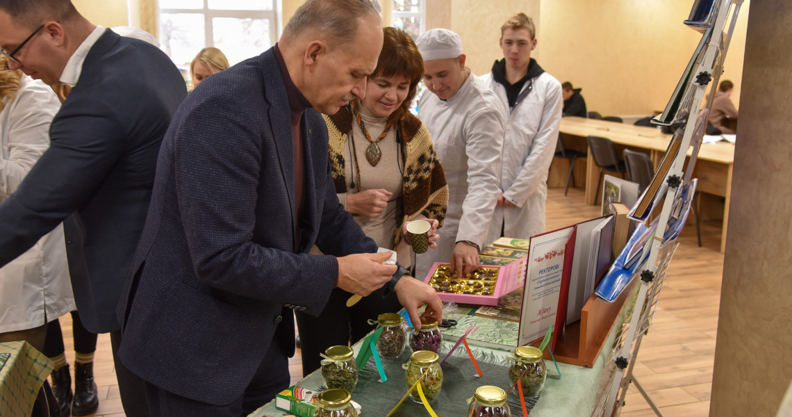 «Симфонія чаю» у бібліотеці ПДМУ. Але йтиметься не про музику. Читайте далі / "Symphony of Tea" at the PSMU Library: A Tradition of Warmth and Comfort