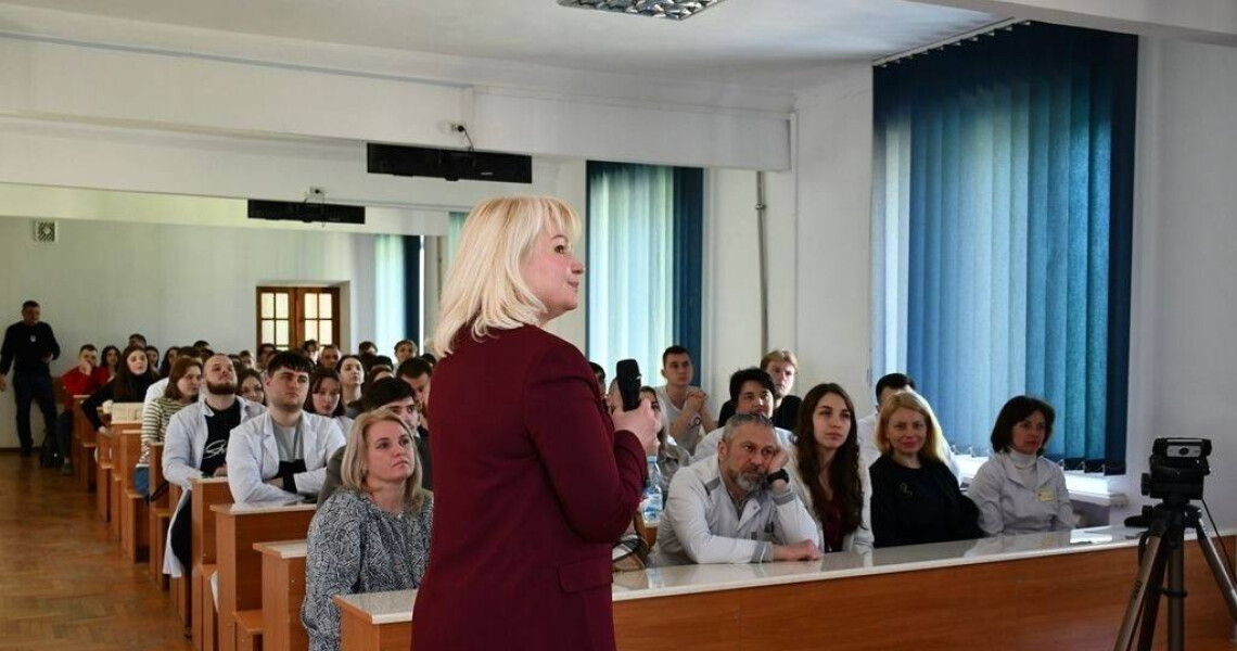ПДМУ представив гостьову лекцію та майстер-клас з дентальної імплантації у Тернопільському медичному університеті
