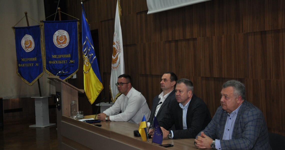 Ректор ПДМУ Вячеслав Ждан зустрівся з першокурсниками медичних факультетів / PSMU Rector Viacheslav Zhdan Meets with First-Year Medical Students