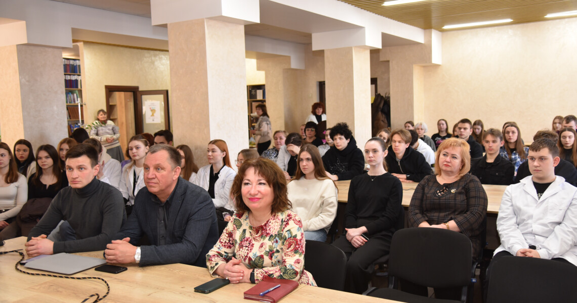 У ПДМУ відкрили виставку вишивки Зої Коваленко до Дня пам’яті Тараса Шевченка