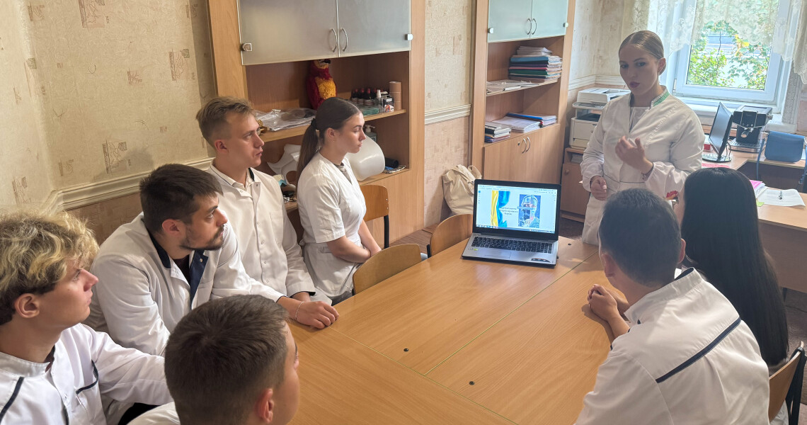 Актуальна тема першого уроку: студенти обговорили / Topical Theme of the First Lesson: Students Discussed