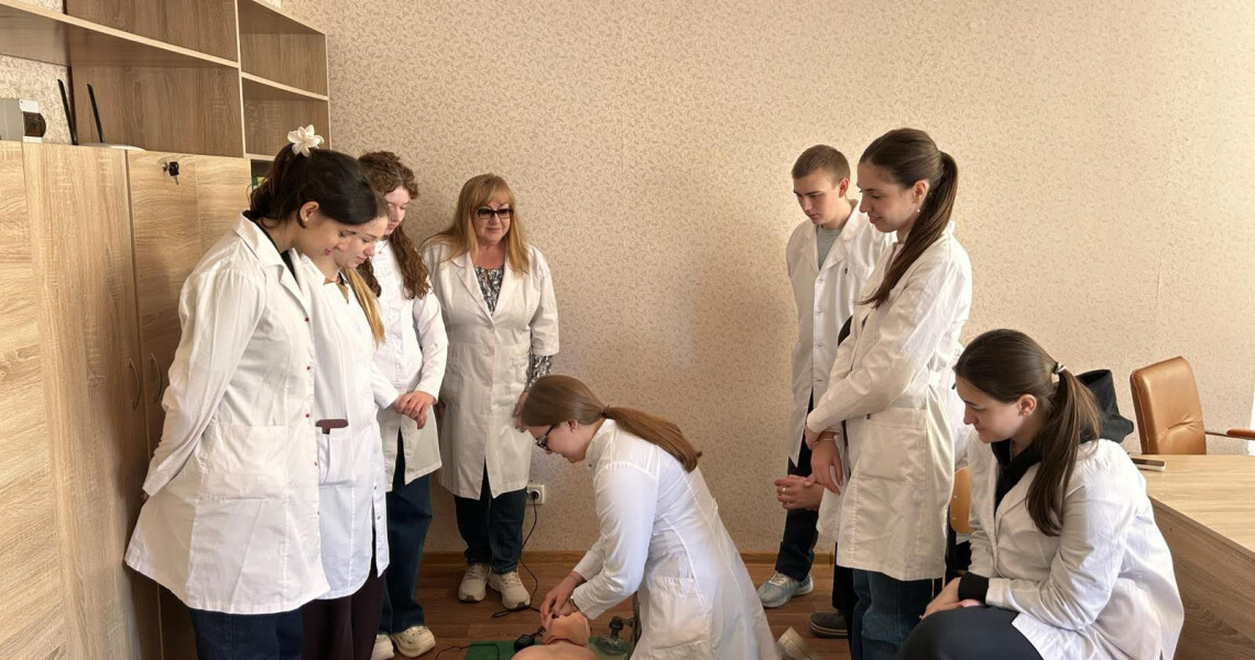 Практичні навички, що рятують життя: мінімайстер-класи кафедри внутрішньої медицини № 3 з фтизіатрією