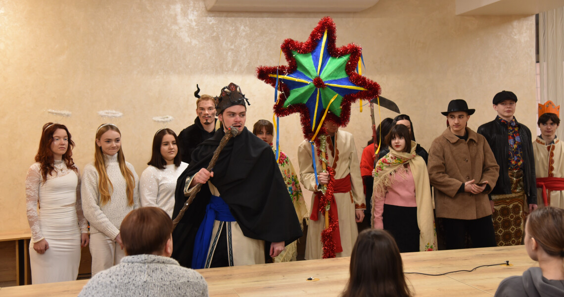 Різдвяний Вертеп від студентів ПДМУ: тепло свята для університету й лікарні / Christmas Nativity Play by PSMU Students: Bringing Holiday Warmth to the University and Hospital