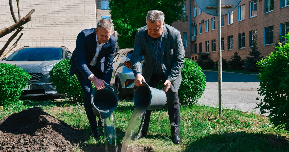 У добрий час: започатковано арборетум на території ПДМУ / In good time: arboretum was launched on the territory of PSMU